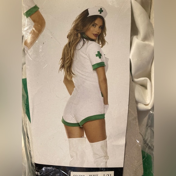 Cannabis / weed nurse costume - Picture 2 of 3